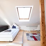 Gemuetliche Mit Balkon, Ruhig, Perfekt Fuer Paare Und Geschaeftsreisende דירה *