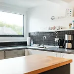 Gemuetliche Mit Balkon, Ruhig, Perfekt Fuer Paare Und Geschaeftsreisende דירה אסן