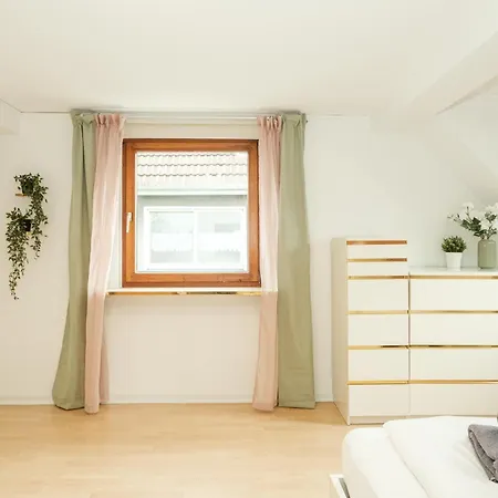 아파트 Gemuetliche Mit Balkon, Ruhig, Perfekt Fuer Paare Und Geschaeftsreisende 에센