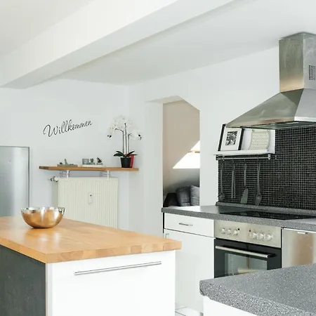 Gemuetliche Mit Balkon, Ruhig, Perfekt Fuer Paare Und Geschaeftsreisende *